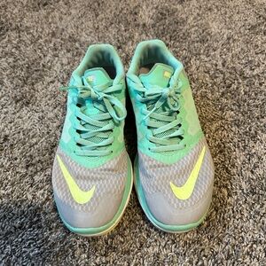 Nike Mint and Gray Running Shoes